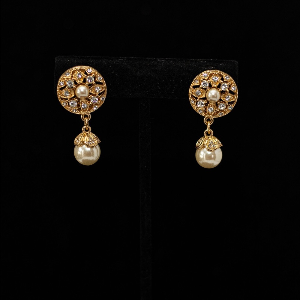 Vintage Deltah Clip On Earrings.  Sparkly!